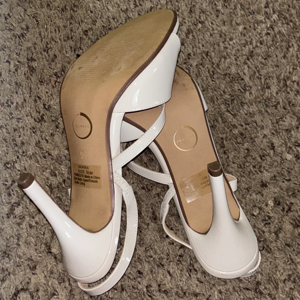 Journee Collection Varra Heels size 9.5 color Patent/Bone - Picture 8 of 9